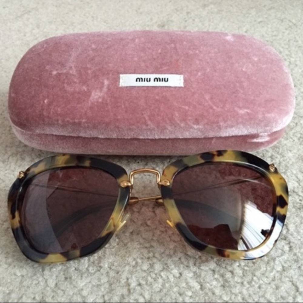 Miu Miu Tortoise Shell w/ Red Lens 😎